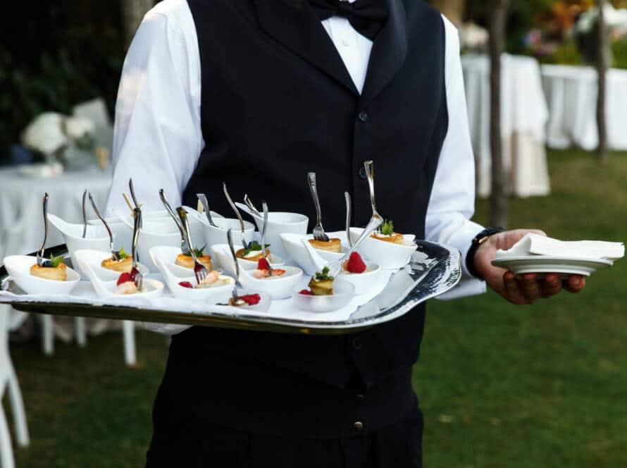 Servizio catering Campania: 5 suggerimenti per organizzare un banchetto impeccabile